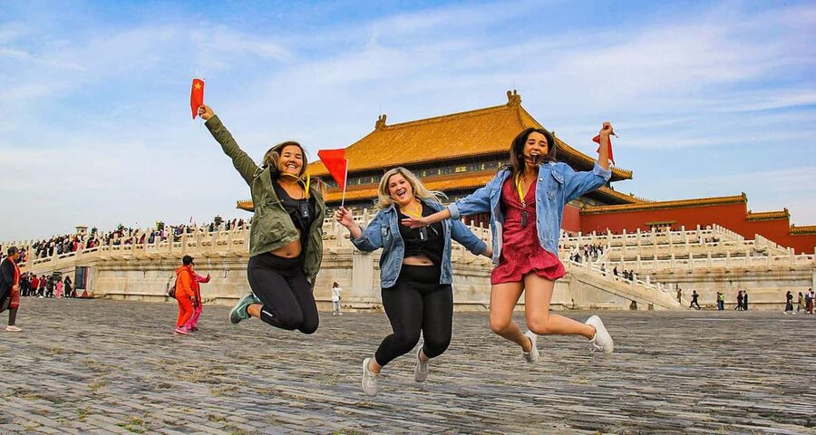 All-Inclusive Tour: Tiananmen Sq, Forbidden City, Great Wall - Lunch before the Wall walk