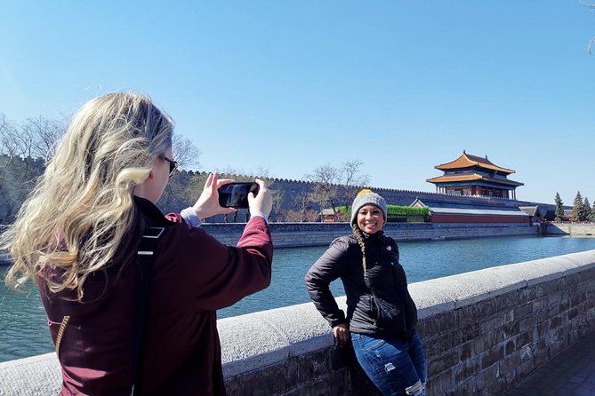 All-Inclusive Tour: Tiananmen Square, Forbidden City, Great Wall - Lunch between the palace and the wall