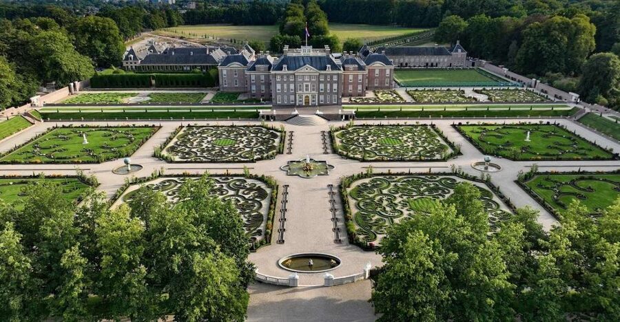 Apeldoorn: Het Loo Palace Entry Ticket - Three ways to hear the palace story