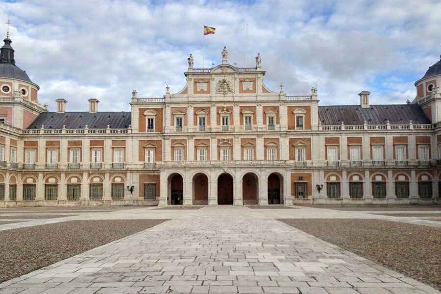 Aranjuez: Fast-Track Entry to the Royal Palace - A Water System That Still Works