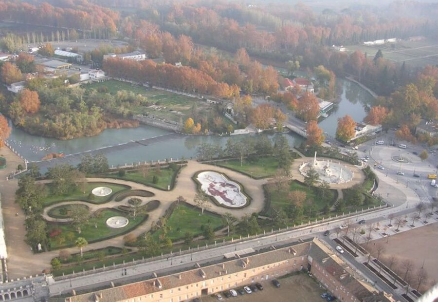 Aranjuez: Royal Palace Guided Tour - What the €14 tour price really covers