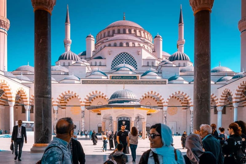 Asia Continent & Topkapı Palace & Harem. Guided, Small group - Lunch and the Sultanahmet pause