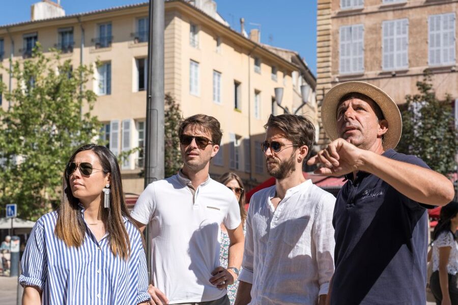Avignon: City Walking Tour with Popes Palace Entry - Key points to know before booking