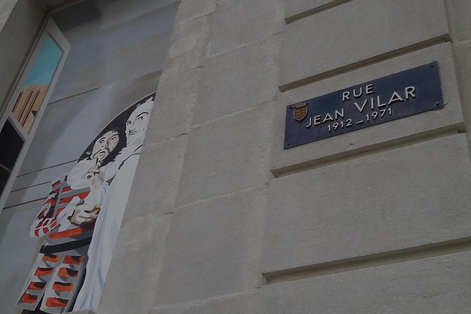 Avignon Walking Tour including Pope's Palace - Entering the Pope’s Palace
