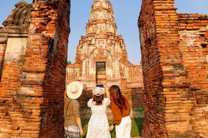 Ayutthaya One Day: Famous Temples & Bang Pa-In Palace Tour - Bang Pa-In Palace, where Siam meets Europe