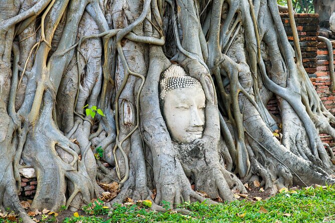 Ayutthaya Summer Palace and Temples Day Tour from Bangkok - Bang Pa-In Palace: a royal pause before the ruins