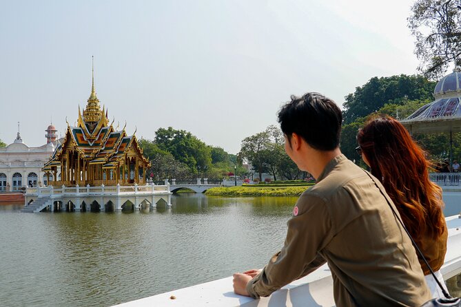 Ayutthaya Summer Palace and Temples Day Tour from Bangkok - Wat Mahathat and the Buddha head in tree roots