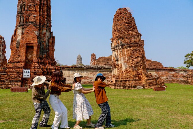 Ayutthaya Summer Palace and Temples Day Tour from Bangkok - Meeting at CentralWorld at 9:00 am