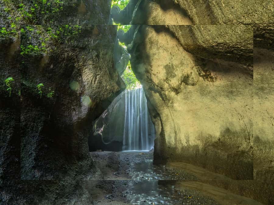Bali: Lempuyang Temple, Water Palace, and Waterfall Tour. - The role of the guide