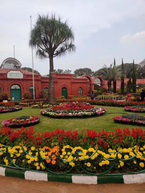 Bangalore City Tour: Lalbagh, Tipu Palace & Bull Temple - Bangalore Fort and Tipu Sultan’s palace