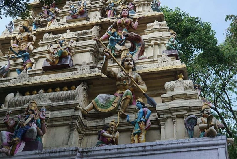 Bangalore: Palace, Temples, Fort & Markets Walking Tour - Tipu Sultan’s Summer Palace begins the story