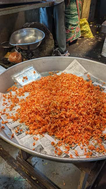 Bangalore Walking Tour KR Flower Market,Fort,Tippu palace - What the guides add