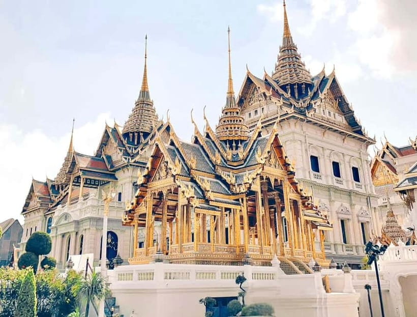 Bangkok: 2 Hours Grand Palace & Wat Pho Private Tour - Five minutes at Tha Tian Pier and the Wat Arun view