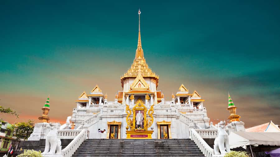 Bangkok: City Highlights Private Tour with Palace & Temples - Wat Traimit and Bangkok’s Chinatown