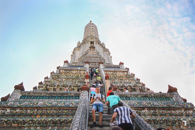 Bangkok City Highlights Tour: Grand Palace & Three Iconic Temples - Where Wat Traimit fits into the day