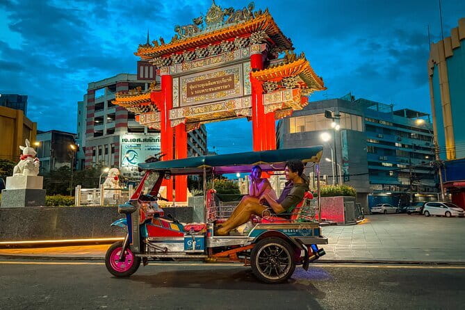 Bangkok Classic 3-Temples With Buffet Lunch Day Tour - Guides can make or break the experience