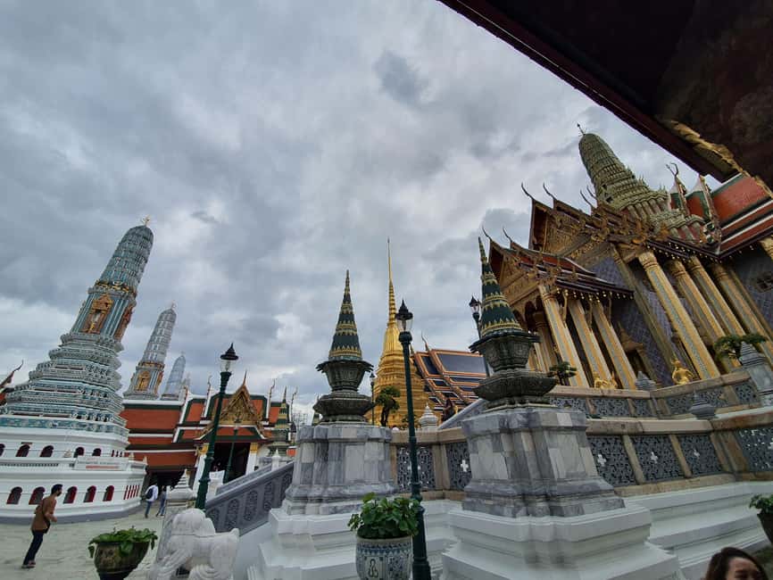 Bangkok: Grand palace and Iconic temple Half-Day Private - Why the Grand Palace works best with a guide
