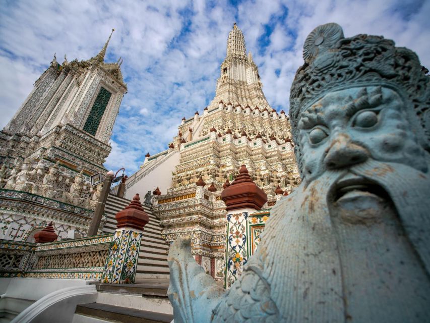 Bangkok: Grand Palace and Wat Arun Guided Walking Tour - Seeing Wat Arun up close