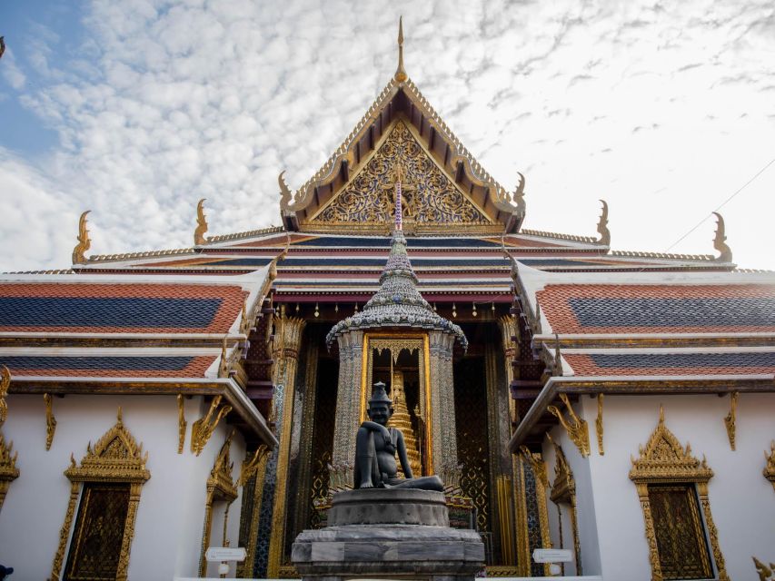 Bangkok: Grand Palace and Wat Arun Guided Walking Tour - Price, group size, and overall value