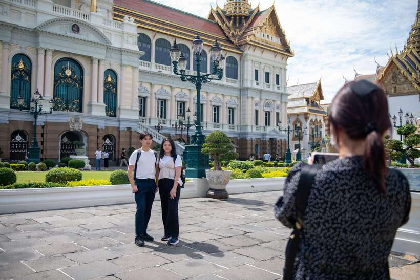 Bangkok: Grand Palace and Wat Phra Kaew Guided Walking Tour - The guides make the biggest difference