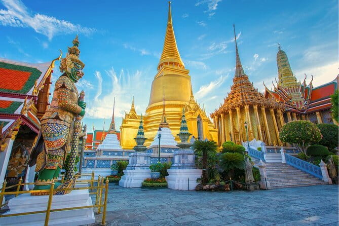 Bangkok Grand Palace & Emerald Buddha Flexible Entry with Audio - Seeing the Emerald Buddha