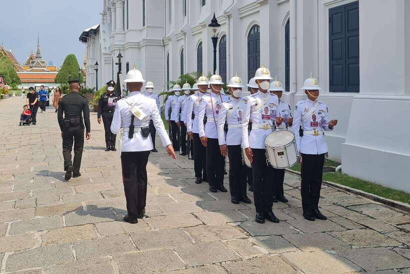 Bangkok Grand Palace & Emerald Buddha Flexible Pass w/ Audio - The Audio Tour: Useful, but Self-Guided