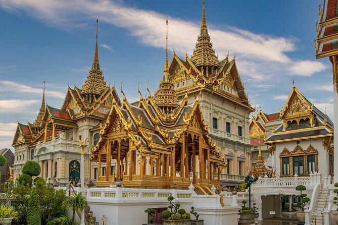 Bangkok: Grand Palace, Wat Pho and Chinatown Walking Tour - Why this five-hour route works