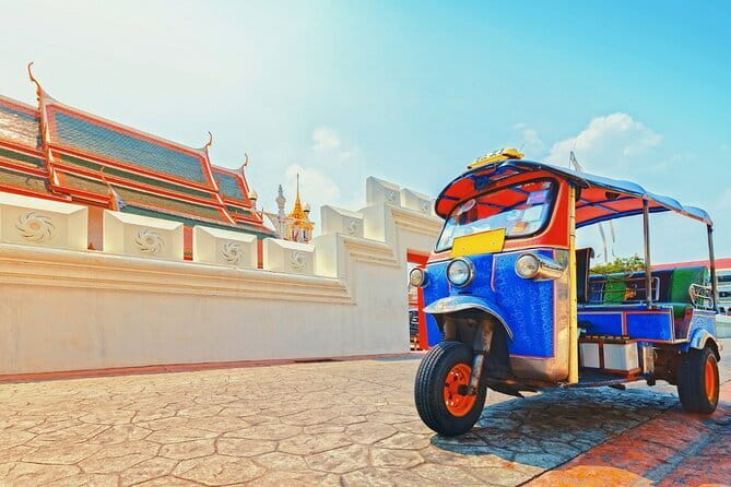 Bangkok: Grand Palace, Wat Pho and Chinatown Walking Tour - Pickup, transfers, and the price