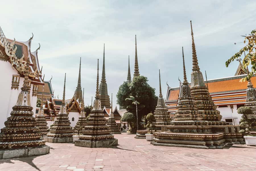 Bangkok: Grand Palace, Wat Pho and Wat Arun - Your driver, guide, and the private format