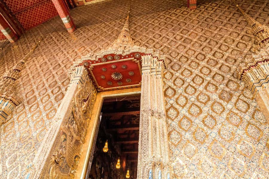 Bangkok: Grand Palace, Wat Pho, and Wat Arun Private Tour - Crossing the Chao Phraya to Wat Arun