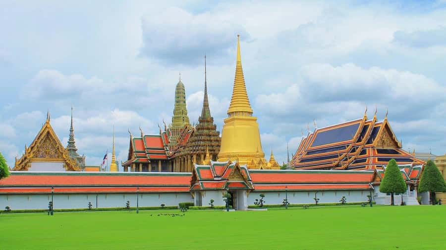 Bangkok: Grand Palace & Wat Pho Half-Day Private Tour - Why this four-hour private tour works well