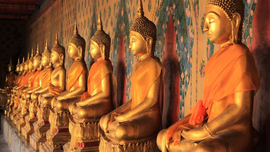 Bangkok: Grand Palace & Wat Pho Half-Day Private Tour - The Grand Palace, gold roofs and royal ceremony