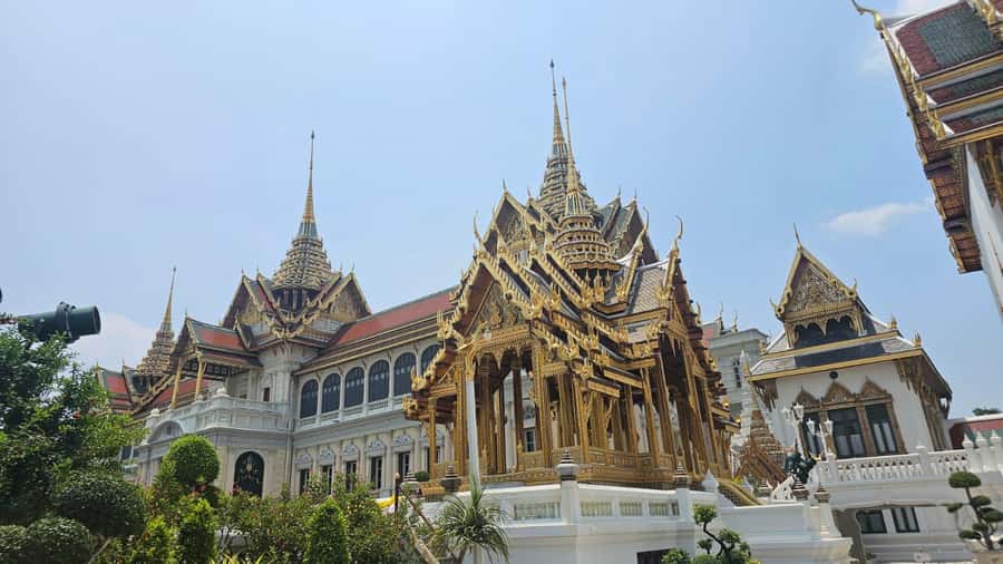 Bangkok: Grand Palace, Wat Pho & Long Tail Boat Tour - Wat Pho and the 46-meter Reclining Buddha