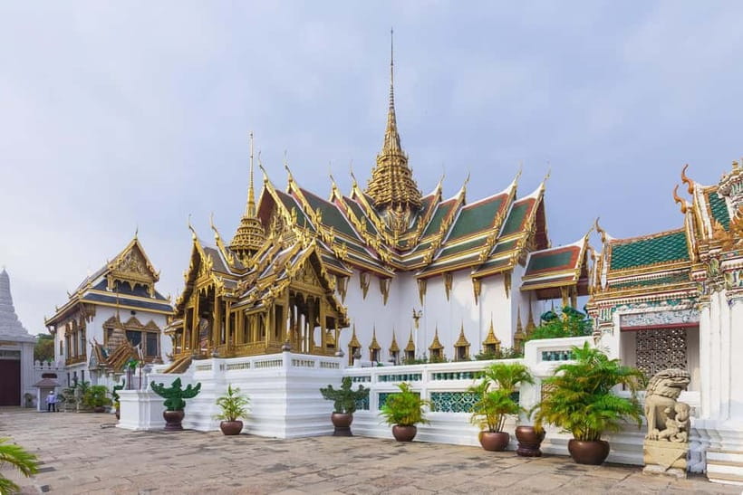Bangkok: Grand Palace, Wat Pho, Wat Arun Sacred & Local Tour - Wat Pho and the 46-meter Reclining Buddha