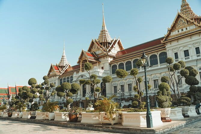 Bangkok Half Day Guided Tour: Grand Palace, Wat Arun & Wat Pho - Wat Arun across the Chao Phraya River