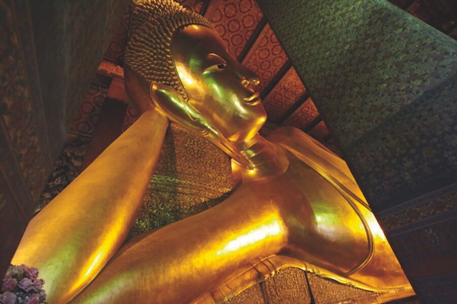 Bangkok: Half-Day Temple and Grand Palace Group Tour - Who should book this temple tour?
