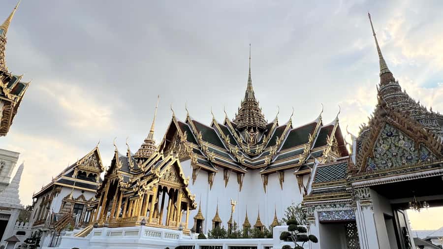 Bangkok: Kid On Tour Grand Palace and Emerald Buddha - Key points for families