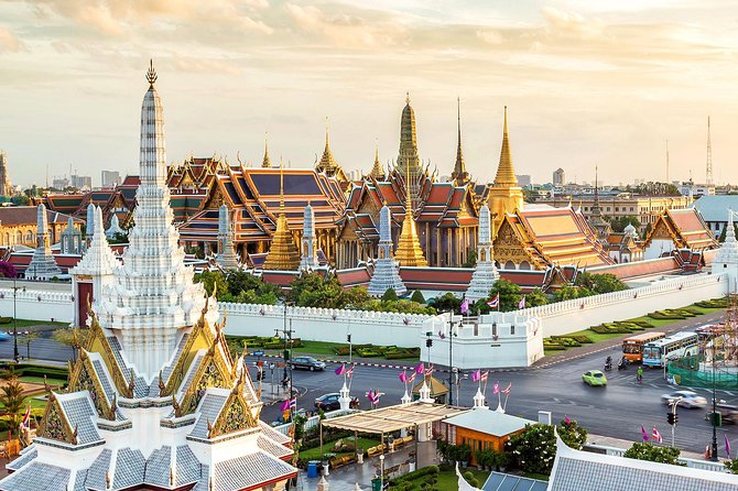 Bangkok's Grand Palace Complex and Wat Phra Kaew Tour - Pickup, group size, and timing