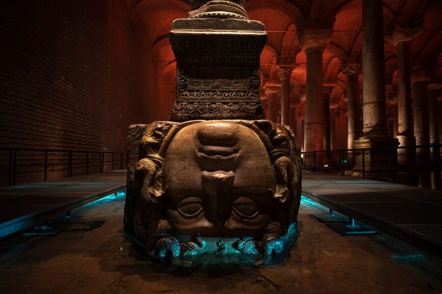 Basilica Cistern, Hagia Sophia, Blue Mosque & Topkapi Palace - Lunch near the mosque