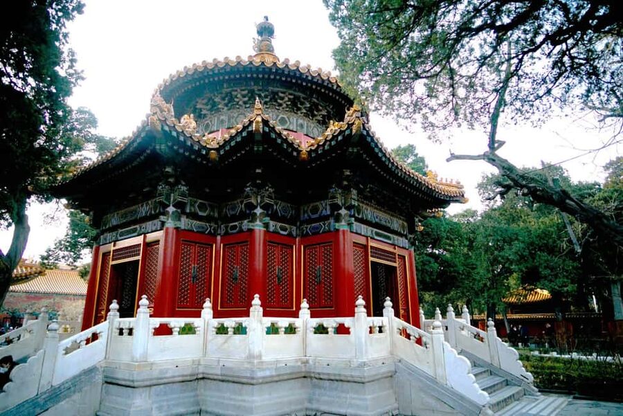 Beijing:Forbidden City Tour w/Traditional Costume Experience - Who should book this tour?