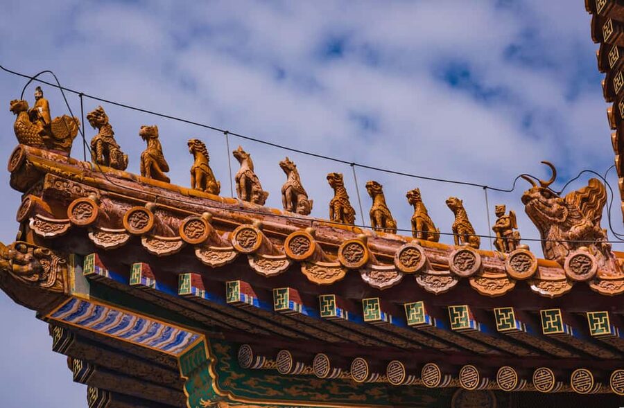Beijing: Forbidden City Walking Guided Tour w/ Entry Tickets - Grand halls, golden roofs, and quieter inner courts