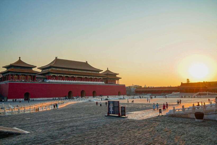 Beijing: Highlights of Forbidden City Private Walking Tour - Adding Tiananmen Square before the palace
