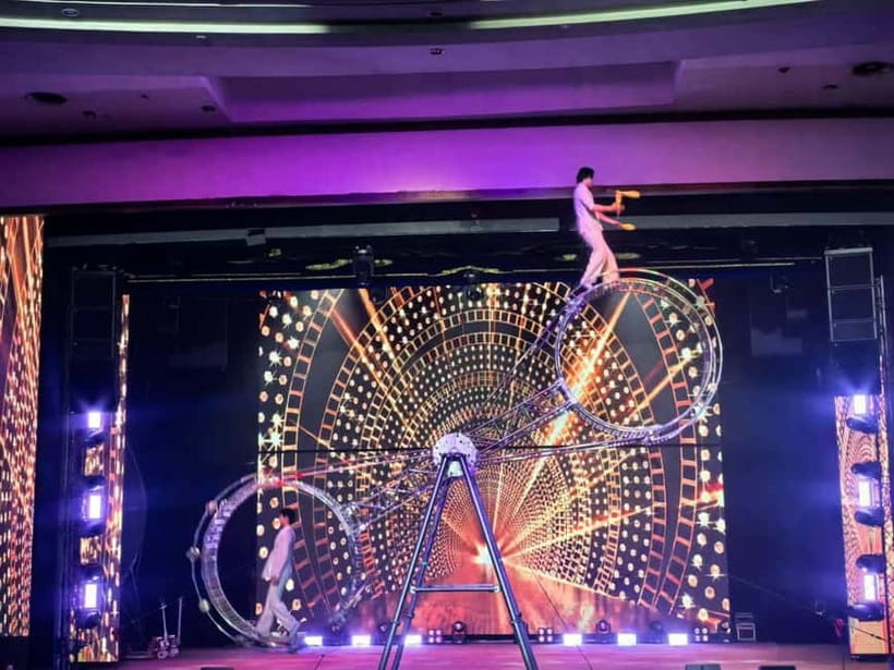 Beijing: Qinle Palace Acrobatics Show Ticket - Collecting your ticket at the second floor