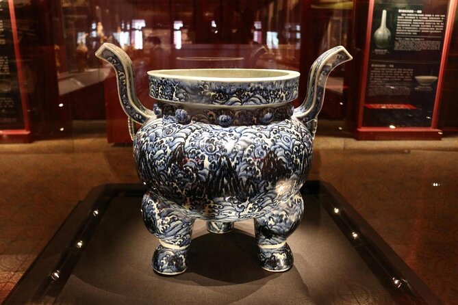 Beijing's Forbidden City with Special Viewing of Treasure Gallery and the Great Wall Ruins at Badaling - Two Beijing icons in one demanding day