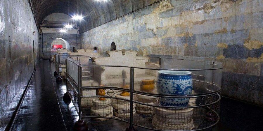 Beijing: Summer Palace, Sacred Road&Ming Tombs Private Tour - Exploring the Summer Palace beside Kunming Lake
