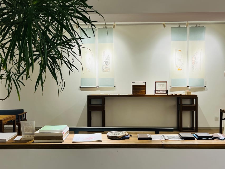 Beijing：Summer Palace & Tea or Calligraphy Experience Tour - Booking details worth knowing