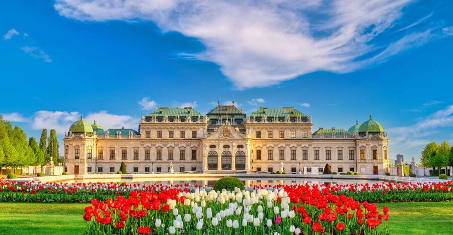 Belvedere Palace: Tour with Skip-the-Line/Transfer Options - Why the Belvedere deserves more than a Klimt photo