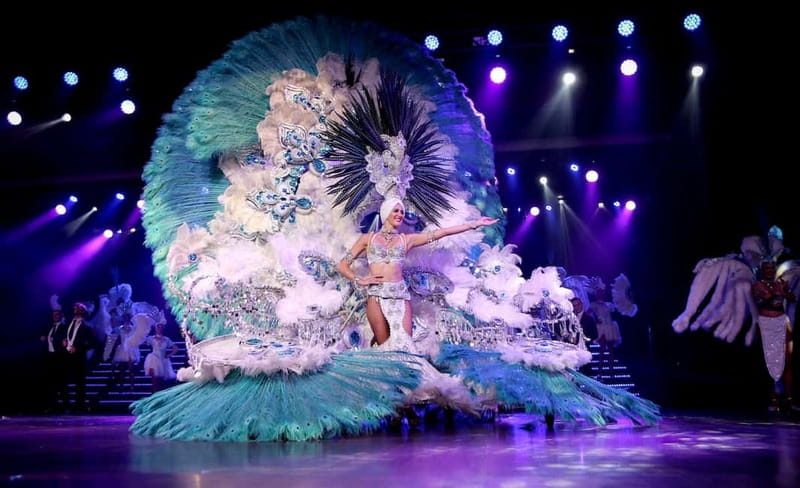 Benidorm: Show at Benidorm Palace - Dance, flamenco flavor, and the resident singers