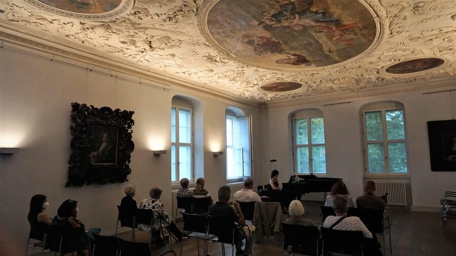 Berlin: Classical concerts in Köpenick Palace - Aurora Hall - A palace concert rather than a standard city performance