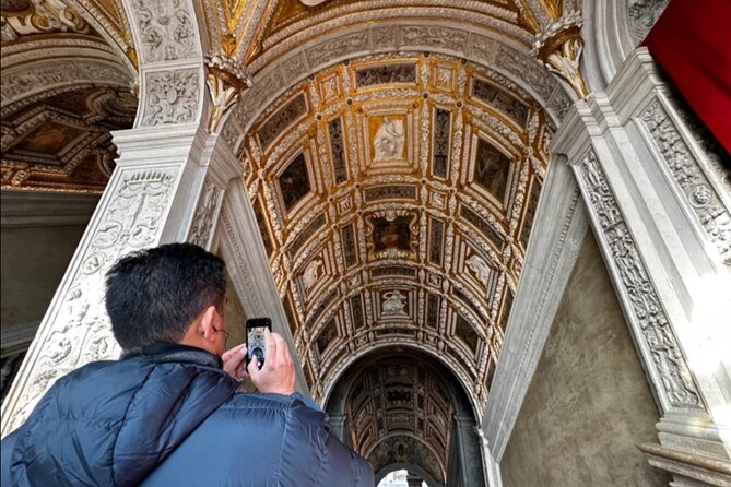 Best Of Venice: Saint Mark's Basilica, Doges Palace with Guide and Gondola Ride - Doge’s Palace and the machinery of Venetian power